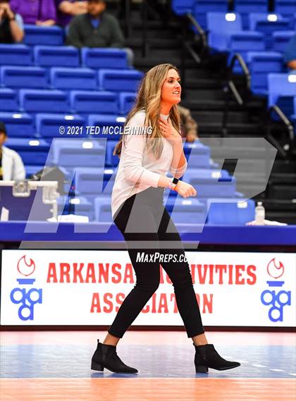 Thumbnail 3 in Fayetteville vs. Har-Ber (AAA 6A Final) photogallery.