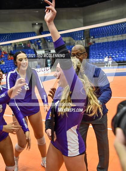 Thumbnail 1 in Fayetteville vs. Har-Ber (AAA 6A Final) photogallery.