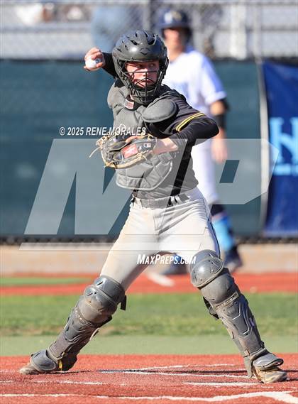Thumbnail 3 in Santa Barbara vs Crescenta Valley (CIF SS D3 Rnd1 Playoff) photogallery.