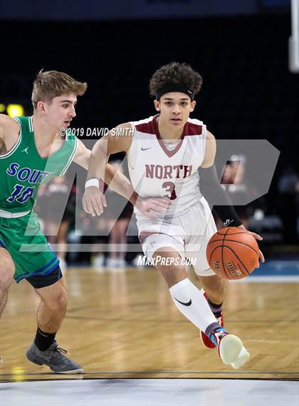 Thumbnail 2 in Lee's Summit North vs. Blue Springs South (MSHSAA Class 5 Sectional) photogallery.