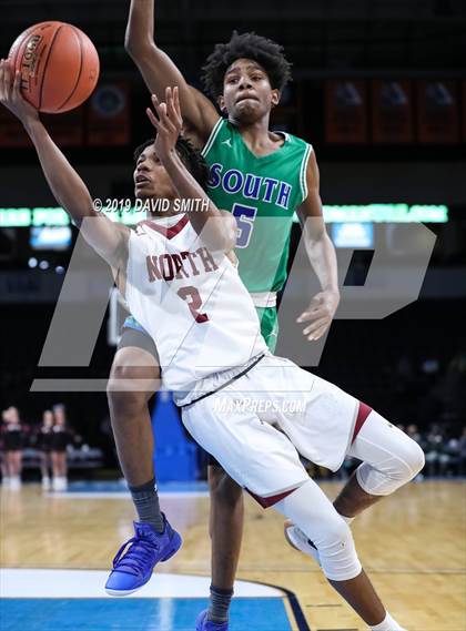 Thumbnail 1 in Lee's Summit North vs. Blue Springs South (MSHSAA Class 5 Sectional) photogallery.