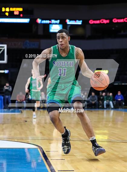 Thumbnail 2 in Lee's Summit North vs. Blue Springs South (MSHSAA Class 5 Sectional) photogallery.