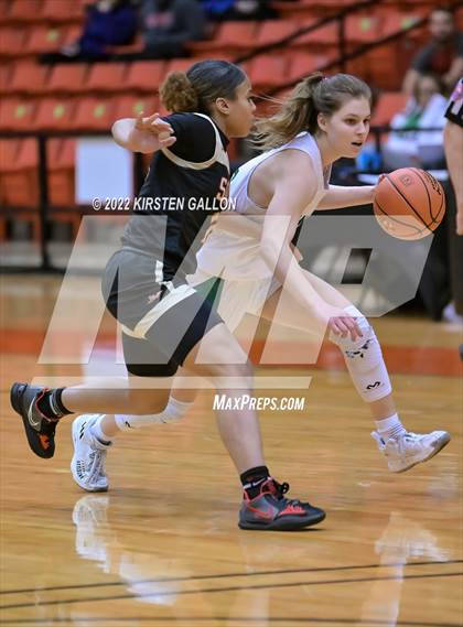 Thumbnail 2 in South Grand Prairie vs. Southlake Carroll (UIL 6A Regional Semifinal Playoff) photogallery.