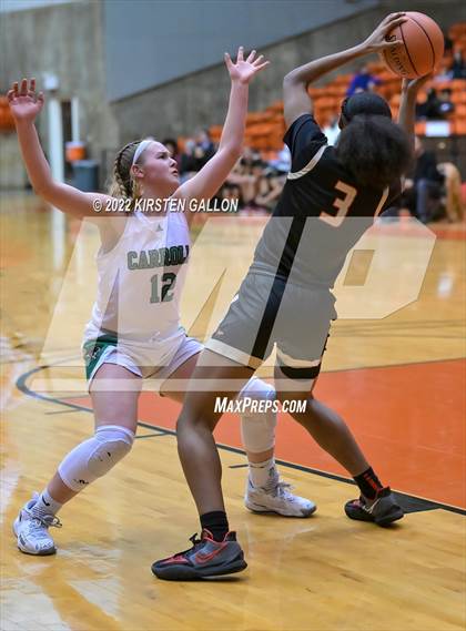 Thumbnail 2 in South Grand Prairie vs. Southlake Carroll (UIL 6A Regional Semifinal Playoff) photogallery.
