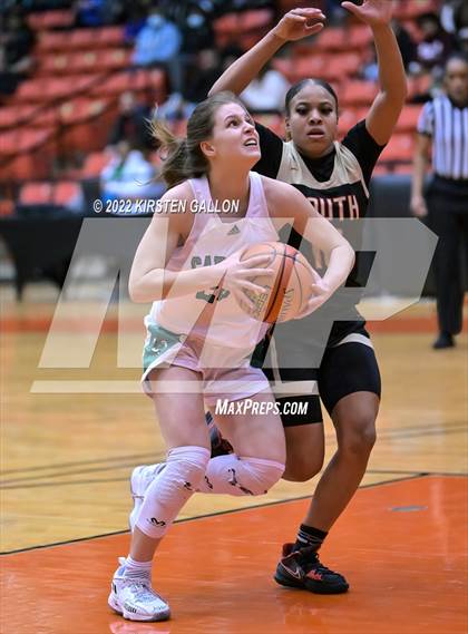 Thumbnail 2 in South Grand Prairie vs. Southlake Carroll (UIL 6A Regional Semifinal Playoff) photogallery.
