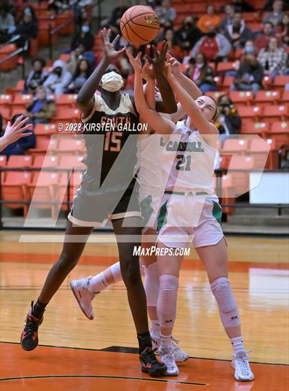 Thumbnail 1 in South Grand Prairie vs. Southlake Carroll (UIL 6A Regional Semifinal Playoff) photogallery.