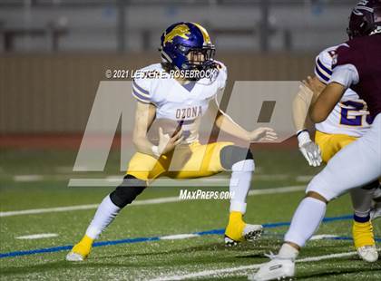 Thumbnail 2 in Ganado vs. Ozona (UIL 2A Bi-District Playoffs) photogallery.