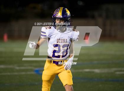 Thumbnail 3 in Ganado vs. Ozona (UIL 2A Bi-District Playoffs) photogallery.