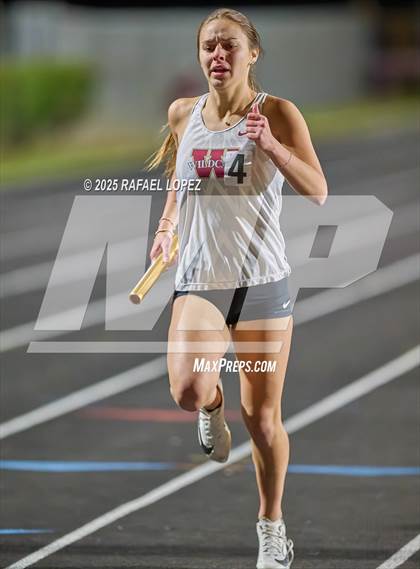 Thumbnail 2 in Dog Pound Invitational (4x400 Meter) photogallery.