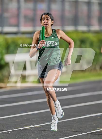 Thumbnail 2 in Dog Pound Invitational (4x400 Meter) photogallery.