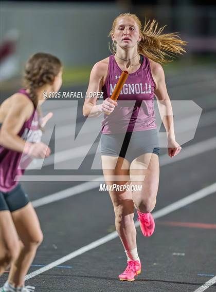 Thumbnail 3 in Dog Pound Invitational (4x400 Meter) photogallery.
