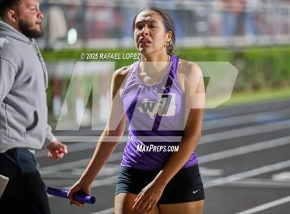 Thumbnail 1 in Dog Pound Invitational (4x400 Meter) photogallery.