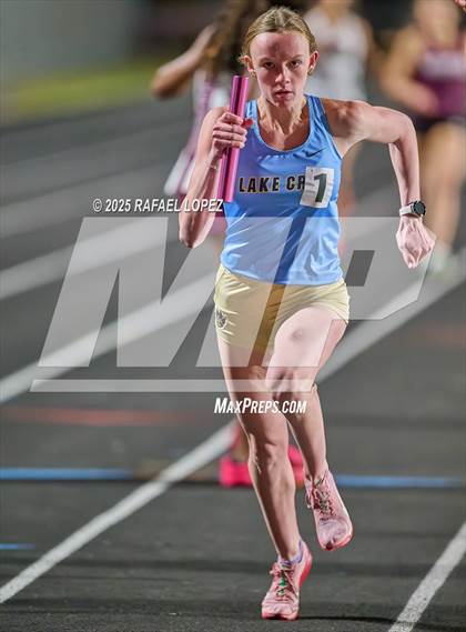 Thumbnail 2 in Dog Pound Invitational (4x400 Meter) photogallery.