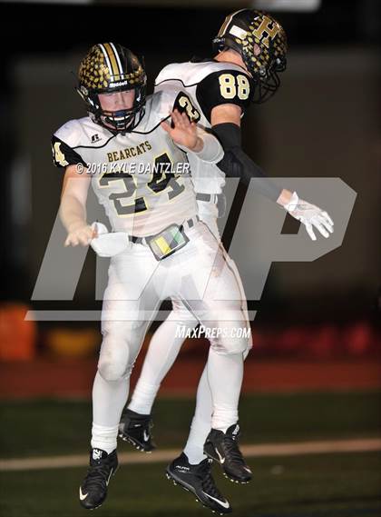 Thumbnail 1 in Henrietta vs. S & S Consolidated (3A Division 2 Region 2 bi-district) photogallery.