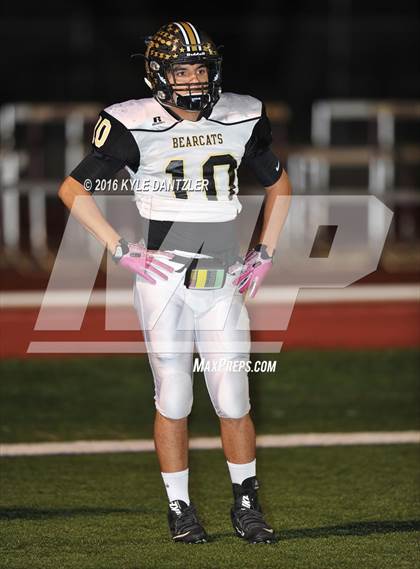 Thumbnail 2 in Henrietta vs. S & S Consolidated (3A Division 2 Region 2 bi-district) photogallery.