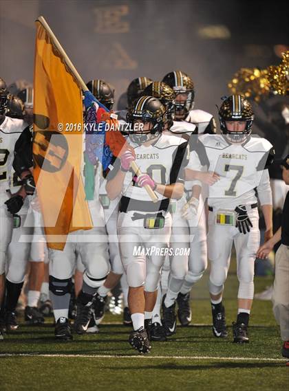 Thumbnail 3 in Henrietta vs. S & S Consolidated (3A Division 2 Region 2 bi-district) photogallery.