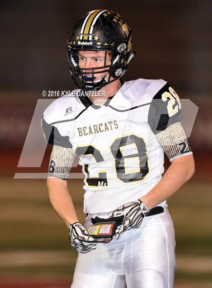 Thumbnail 3 in Henrietta vs. S & S Consolidated (3A Division 2 Region 2 bi-district) photogallery.