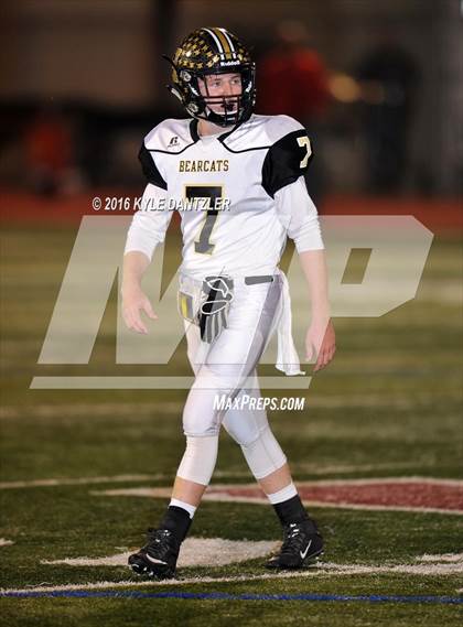 Thumbnail 1 in Henrietta vs. S & S Consolidated (3A Division 2 Region 2 bi-district) photogallery.