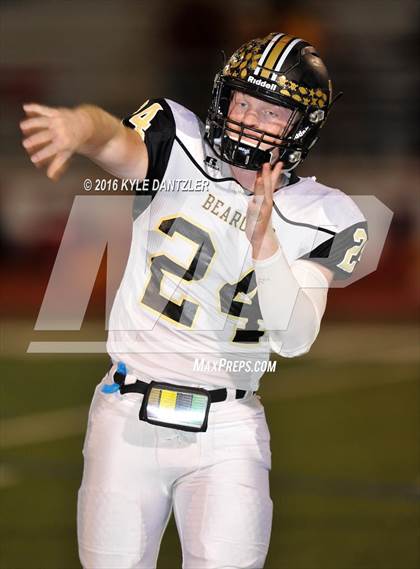 Thumbnail 1 in Henrietta vs. S & S Consolidated (3A Division 2 Region 2 bi-district) photogallery.