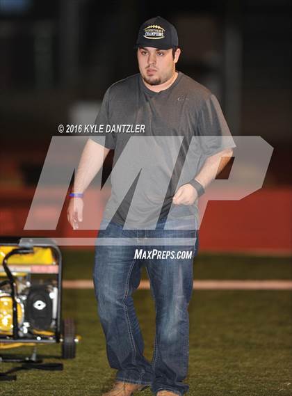 Thumbnail 2 in Henrietta vs. S & S Consolidated (3A Division 2 Region 2 bi-district) photogallery.