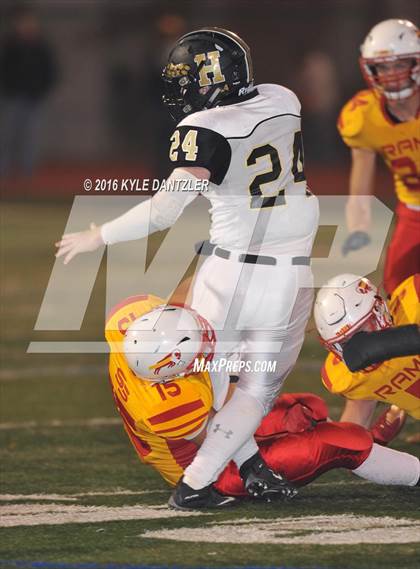 Thumbnail 1 in Henrietta vs. S & S Consolidated (3A Division 2 Region 2 bi-district) photogallery.