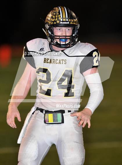 Thumbnail 2 in Henrietta vs. S & S Consolidated (3A Division 2 Region 2 bi-district) photogallery.