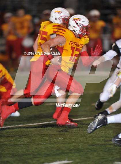 Thumbnail 2 in Henrietta vs. S & S Consolidated (3A Division 2 Region 2 bi-district) photogallery.