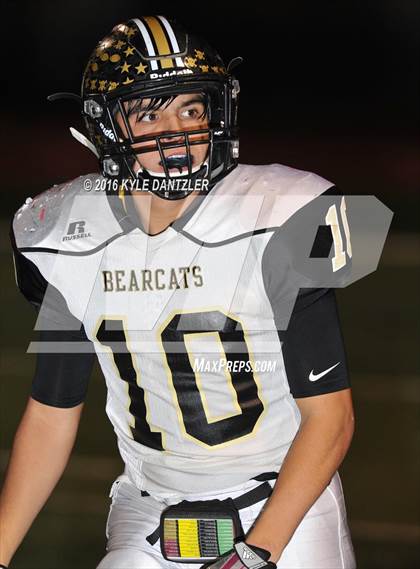 Thumbnail 3 in Henrietta vs. S & S Consolidated (3A Division 2 Region 2 bi-district) photogallery.
