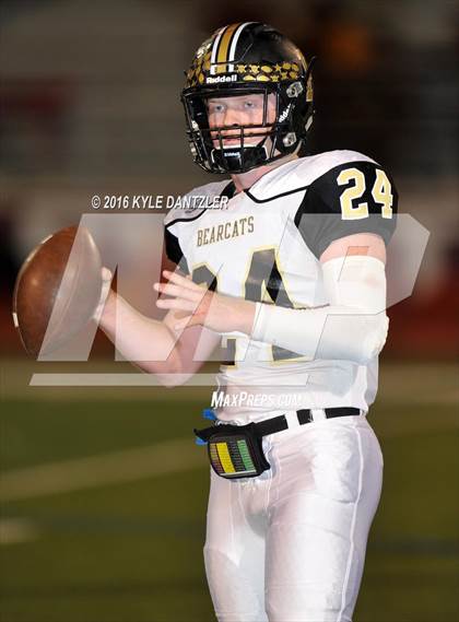 Thumbnail 3 in Henrietta vs. S & S Consolidated (3A Division 2 Region 2 bi-district) photogallery.