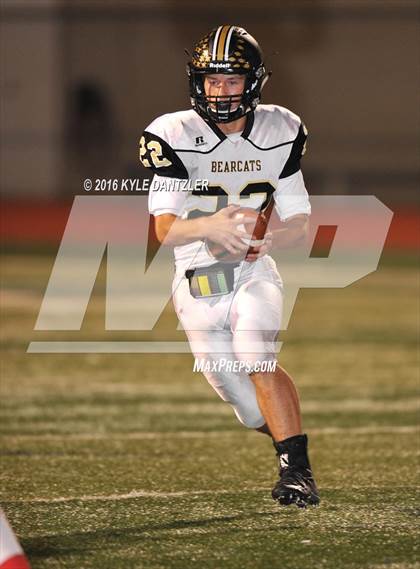 Thumbnail 2 in Henrietta vs. S & S Consolidated (3A Division 2 Region 2 bi-district) photogallery.