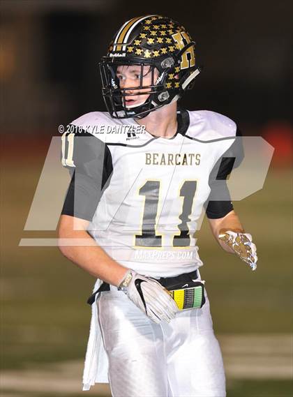 Thumbnail 2 in Henrietta vs. S & S Consolidated (3A Division 2 Region 2 bi-district) photogallery.