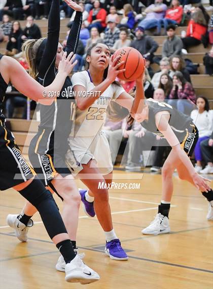 Thumbnail 2 in Inglemoor @ Lake Stevens (WIAA 4A Playoff) photogallery.