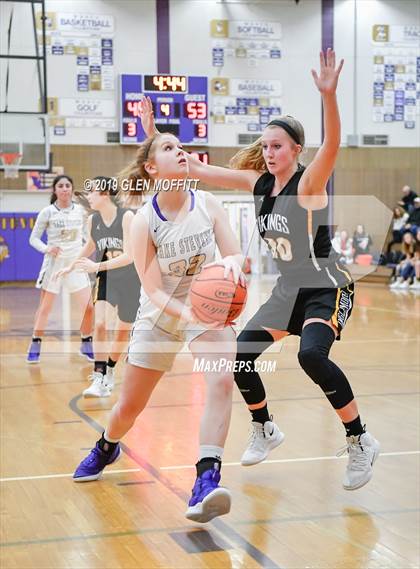 Thumbnail 3 in Inglemoor @ Lake Stevens (WIAA 4A Playoff) photogallery.