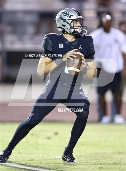 Thumbnail 3 in Basha @ Hamilton photogallery.