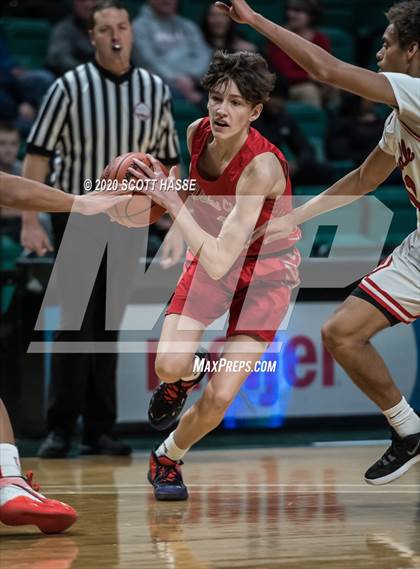 Thumbnail 3 in Roseville vs. Divine Child photogallery.