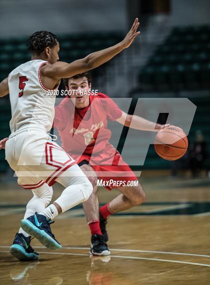 Thumbnail 3 in Roseville vs. Divine Child photogallery.