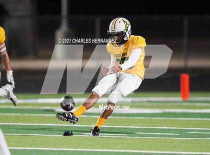 Thumbnail 1 in Little River Academy vs. Diboll (UIL 3A Regional Playoff) photogallery.