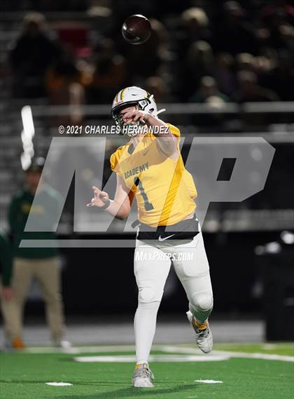 Thumbnail 2 in Little River Academy vs. Diboll (UIL 3A Regional Playoff) photogallery.