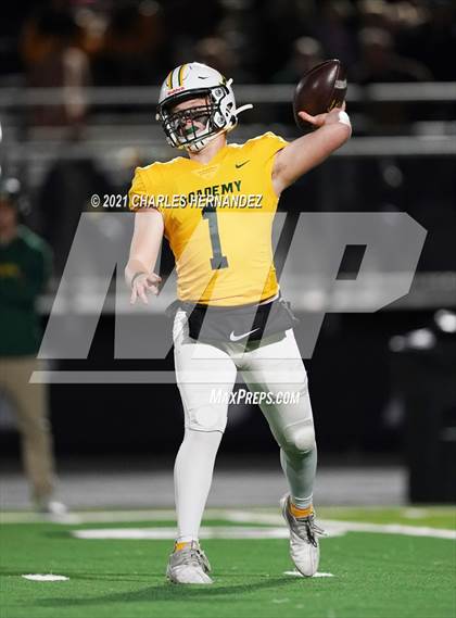 Thumbnail 3 in Little River Academy vs. Diboll (UIL 3A Regional Playoff) photogallery.