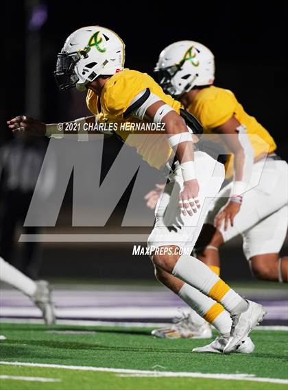 Thumbnail 3 in Little River Academy vs. Diboll (UIL 3A Regional Playoff) photogallery.