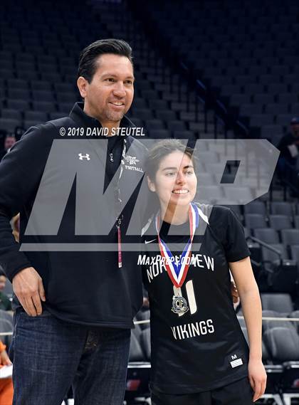 Thumbnail 2 in Northview vs. Oakland Tech (CIF State D4 Final) photogallery.