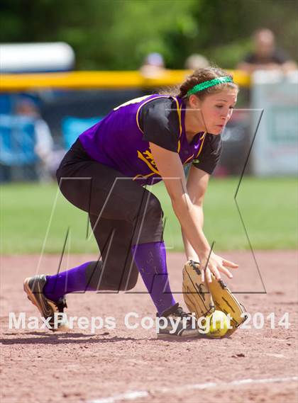 Thumbnail 3 in Fort Ann vs. Heuvelton Central (NYSPHSAA Class D Final) photogallery.