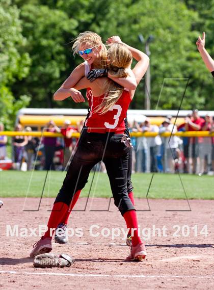 Thumbnail 2 in Fort Ann vs. Heuvelton Central (NYSPHSAA Class D Final) photogallery.