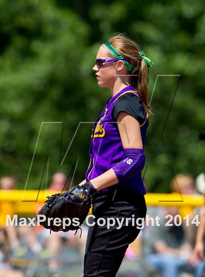 Thumbnail 2 in Fort Ann vs. Heuvelton Central (NYSPHSAA Class D Final) photogallery.
