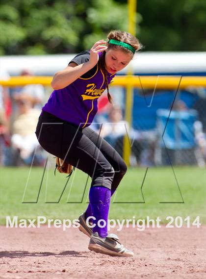 Thumbnail 3 in Fort Ann vs. Heuvelton Central (NYSPHSAA Class D Final) photogallery.