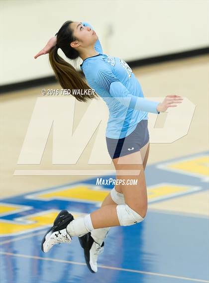 Thumbnail 3 in St. Ignatius vs. Notre Dame (CIF CCS Playoffs) photogallery.