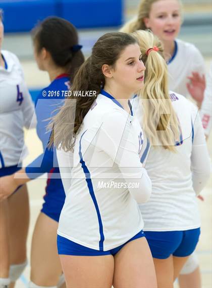 Thumbnail 2 in St. Ignatius vs. Notre Dame (CIF CCS Playoffs) photogallery.