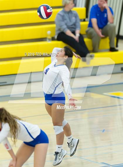 Thumbnail 3 in St. Ignatius vs. Notre Dame (CIF CCS Playoffs) photogallery.