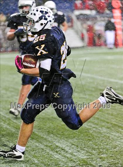 Thumbnail 2 in Xaverian vs. Everett (MIAA Division I East Final) photogallery.