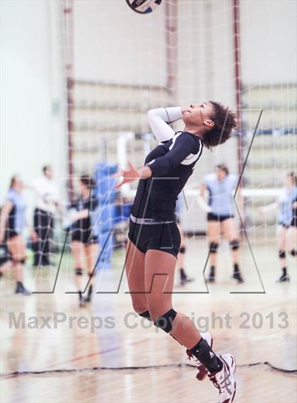 Thumbnail 1 in Desert Ridge vs. Veritas Prep (Nike Tournament of Champions) photogallery.